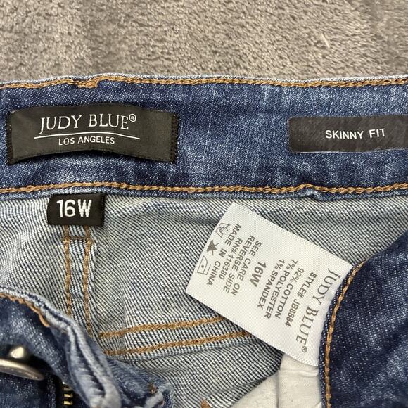 Judy Blue Skinny Fit Women’s 16W Blue Distressed Jeans Denim Medium Wash Pants - Picture 3 of 10